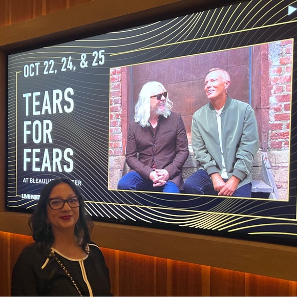 Meet your Posher, Aide - Picture 1 of 16